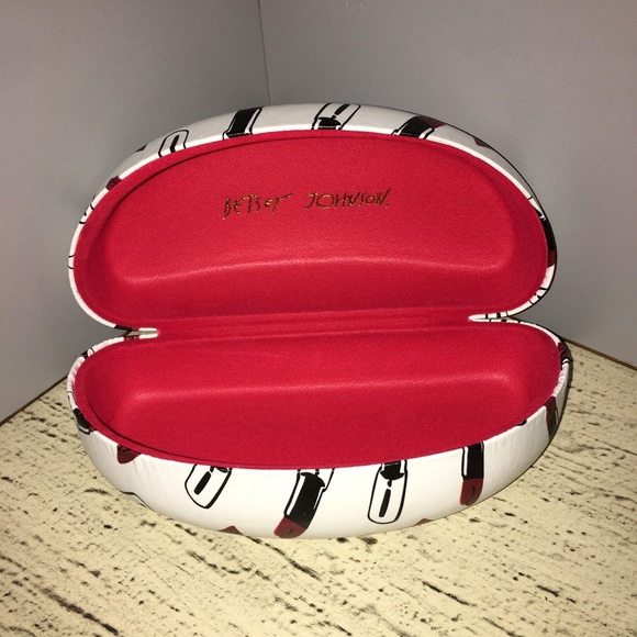 BETSEY JOHNSON Accessories - 🎀BETSEY JOHNSON NEW GLASS CASE WITH LIPSTICK ON BETSEY JOHNSON Accessories - 🎀BETSEY JOHNSON NEW GLASS CASE WITH LIPSTICK ON